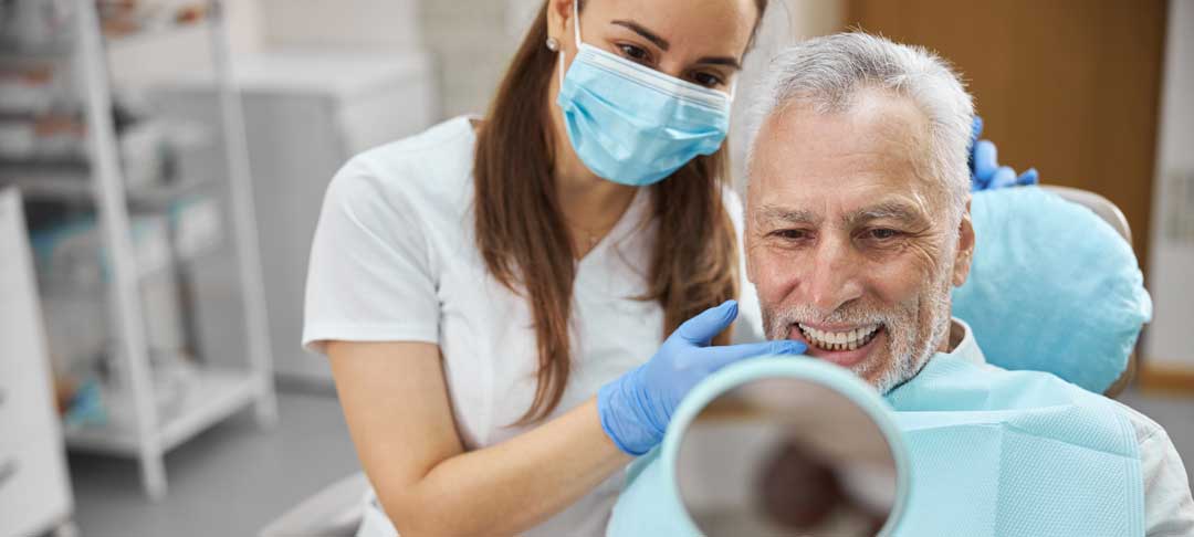 ¿Cómo es el mantenimiento de los implantes dentales?