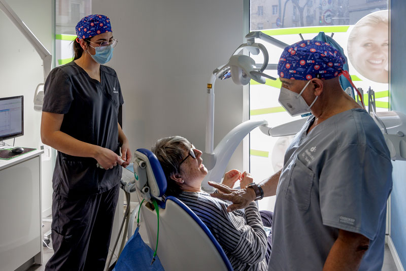 implantes dentales all on four